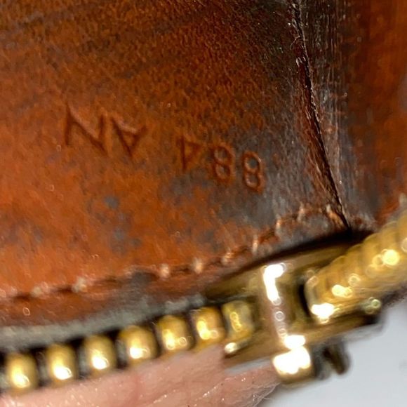 Louis Vuitton Brown and Gold Monogram Key Pouch - Picture 11 of 11